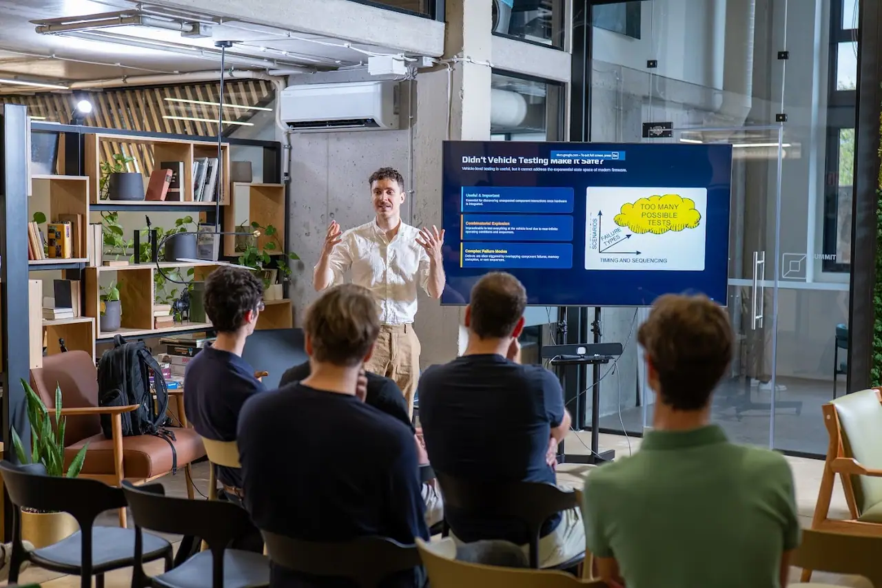 People attending Budapest Hardware Club meetup #1 at Puzl CowOrKing